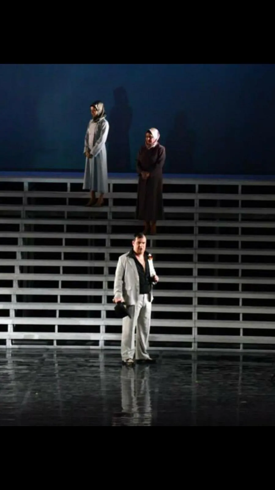Şafak Güç as Selim in Il Turco in Italia